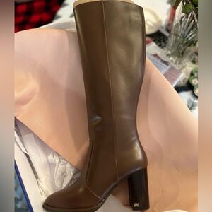 Brand new Stuart Weitzman knees high brown boots